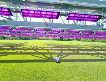 LED-Belichtung für den Stadionrasen
