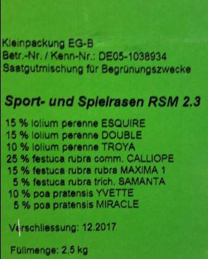 Kennzeichnung einer Rasenmischung mit offiziellem grünen Etikett.