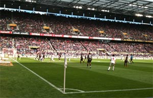 Qualitätsziele eines Fußballrasens: dicht und scherfest.
