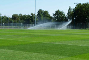 Versenkregneranlage eines Rasen-Trainingsplatzes