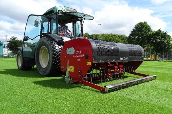 Verti-Drain Gerät