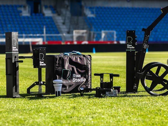 RAW STADIA Pitch Equipment Set zur Messung der Qualitätsparameter.